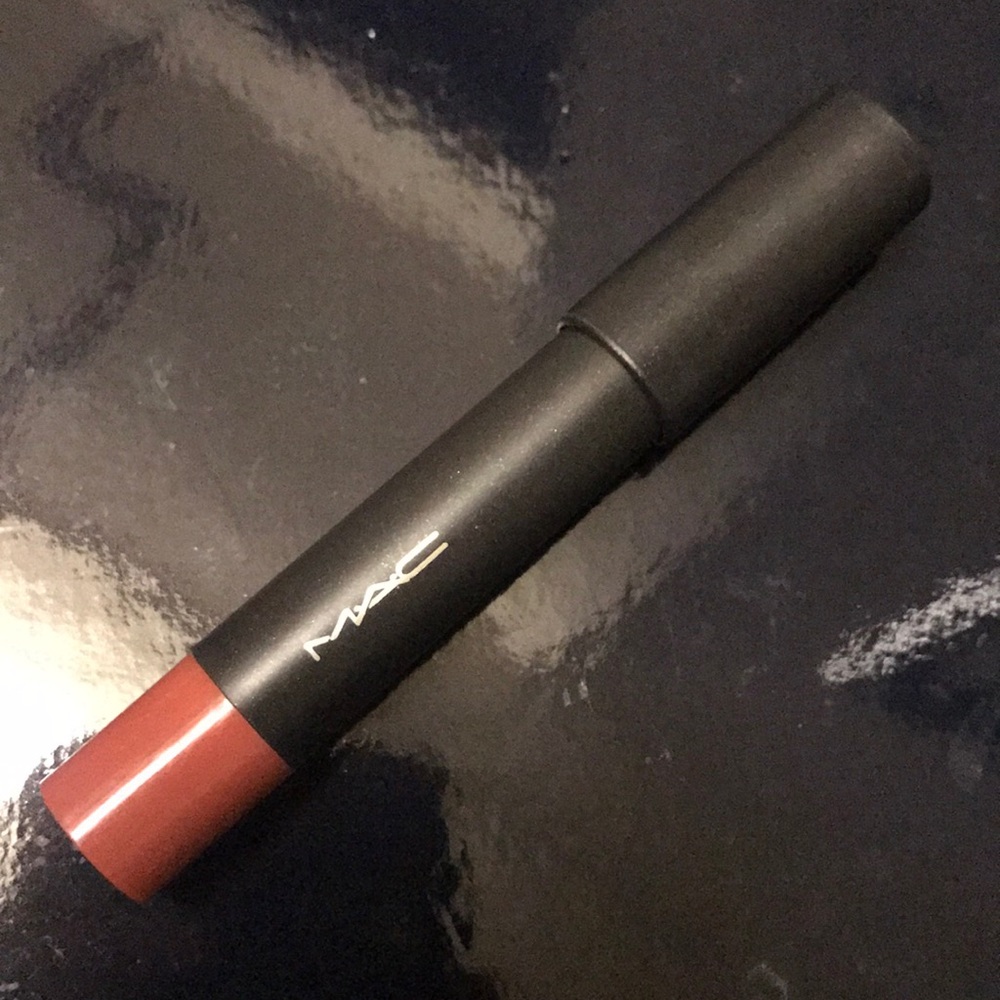 MAC Clever Patentpolish Lip Pencil